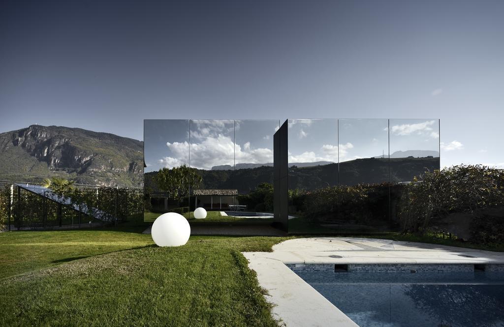 Mirror Houses Bolzano Luaran gambar